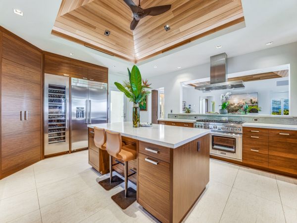 Seven Bedroom Oceanfront Luxury Vacation Estate in Kapalua