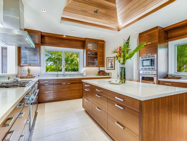 Seven Bedroom Oceanfront Luxury Vacation Estate in Kapalua