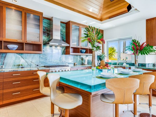Seven Bedroom Oceanfront Luxury Vacation Estate in Kapalua