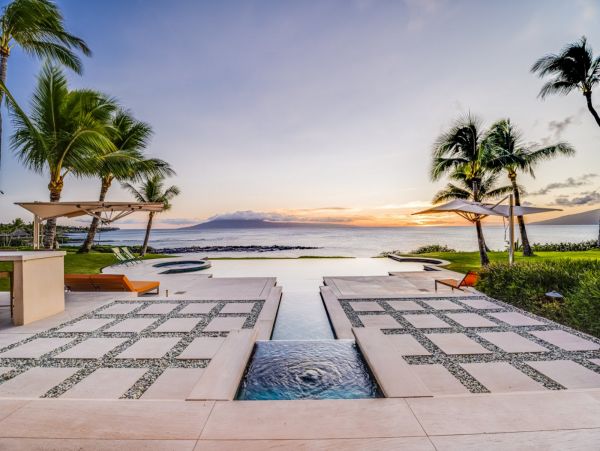 Seven Bedroom Oceanfront Luxury Vacation Estate in Kapalua