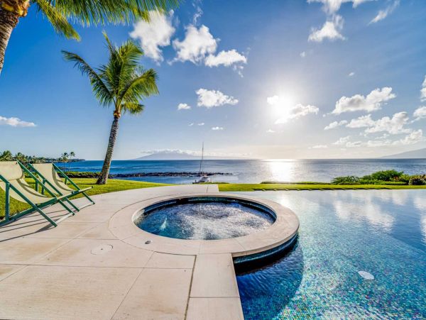 Seven Bedroom Oceanfront Luxury Vacation Estate in Kapalua