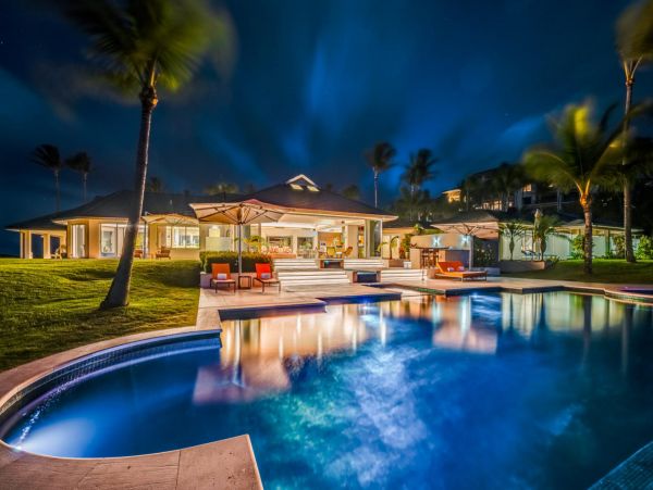 Seven Bedroom Oceanfront Luxury Vacation Estate in Kapalua