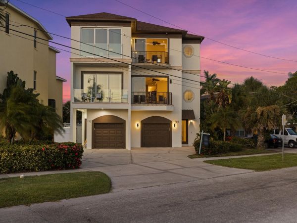 Beautiful Home w/ 2 Bedroom and Pool very close Siesta Key Beach
