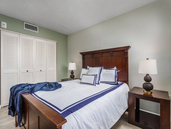 Siesta Key Vacation Condo Two Bedroom Walk to Beach