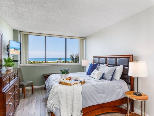 Siesta Key Vacation Condo Two Bedroom Walk to Beach