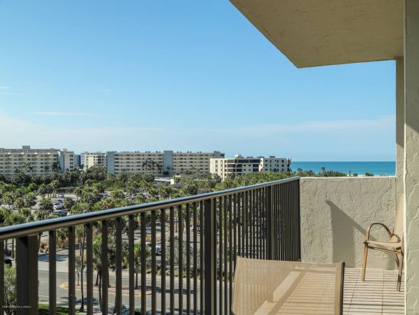 Siesta Key Vacation Condo Two Bedroom Walk to Beach