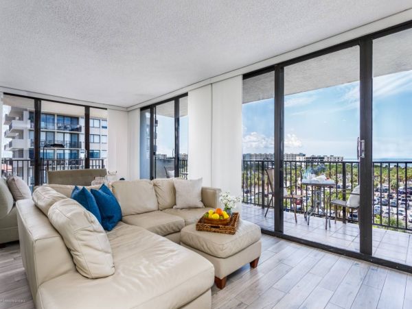 Siesta Key Vacation Condo Two Bedroom Walk to Beach