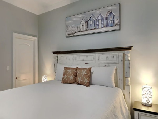 Beachfront Sleeps 10 Guests Scenic 30 A