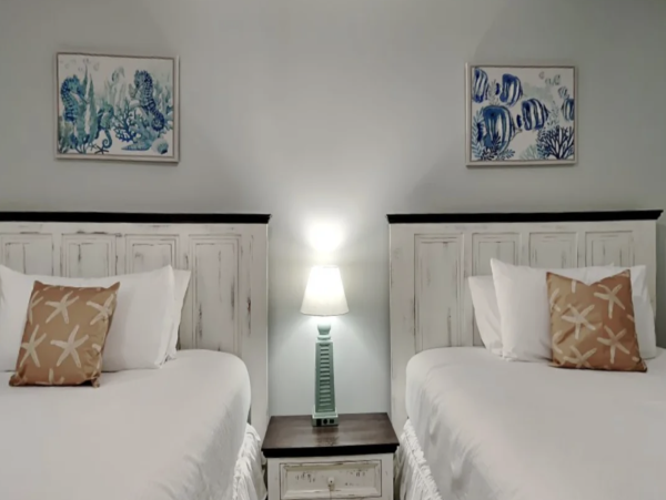 Beachfront Sleeps 10 Guests Scenic 30 A