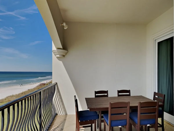 Beachfront Sleeps 10 Guests Scenic 30 A