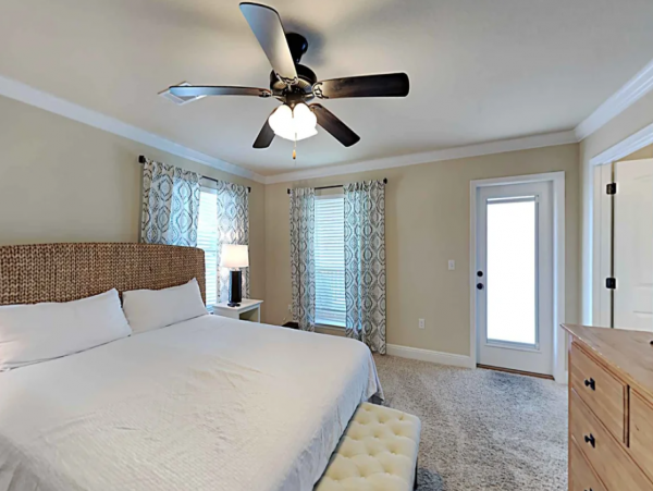 Beaches of South Walton Coastal Home with 3 Bedrooms & Communal Pool