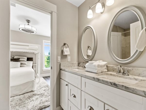 Santa Rosa Beach Home for 20 Guests near 30A