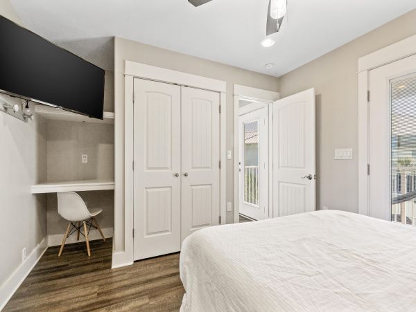 Santa Rosa Beach Home for 20 Guests near 30A