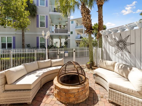 Santa Rosa Beach Home for 20 Guests near 30A