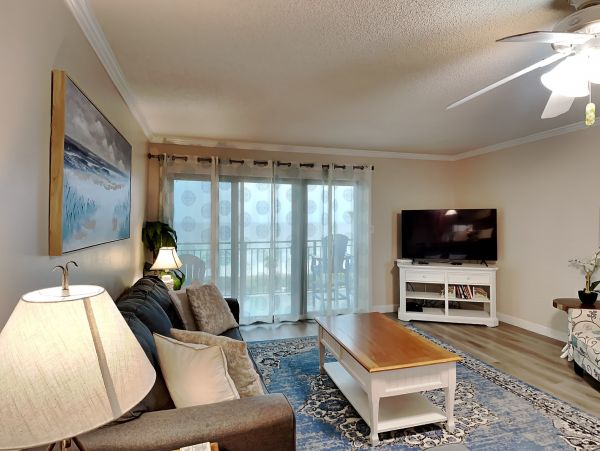 Cozy Gulf Front Vacation Condo with Great Views