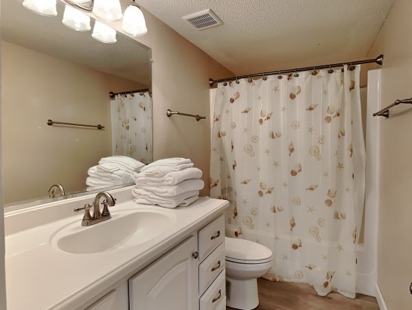 Cozy Gulf Front Vacation Condo with Great Views