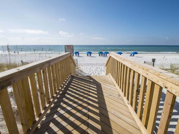 Cozy Gulf Front Vacation Condo with Great Views