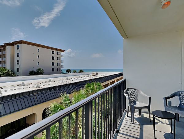 Gulf Front Vacation Rental with Great Views & Amenities