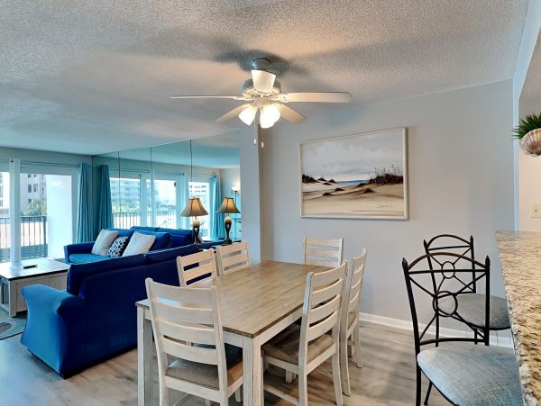 Gulf Front Vacation Rental with Great Views & Amenities