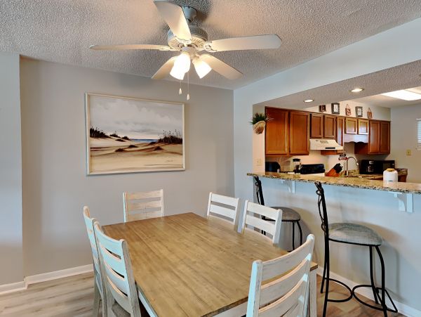 Gulf Front Vacation Rental with Great Views & Amenities
