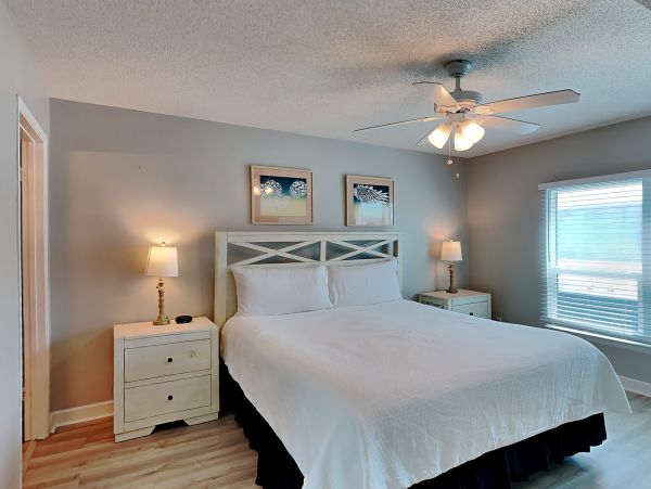 Gulf Front Vacation Rental with Great Views & Amenities