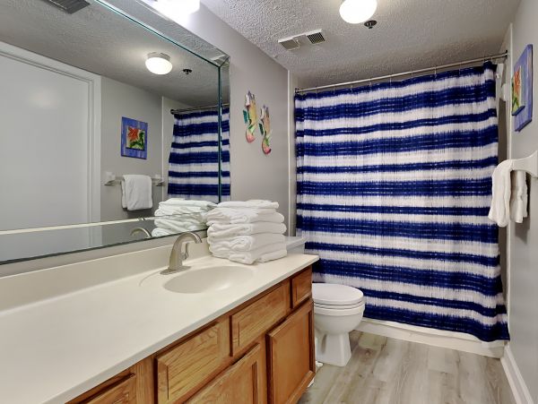 Gulf Front Vacation Rental with Great Views & Amenities
