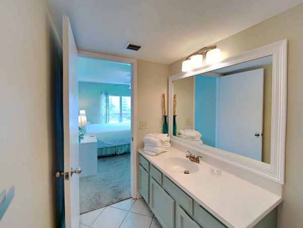 Fort Walton Beach Condo with Pool and Gulf Views