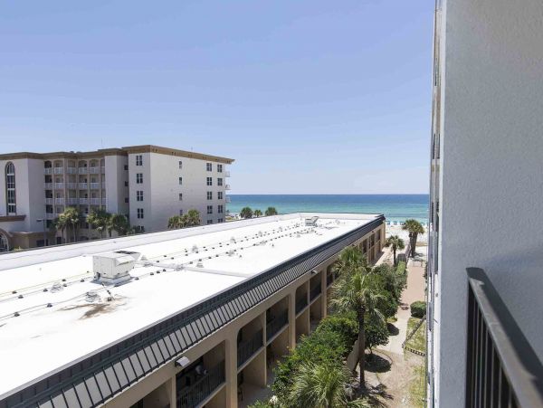 Fort Walton Beach Condo with Pool and Gulf Views