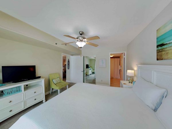 Fort Walton Beach Condo with Pool and Gulf Views