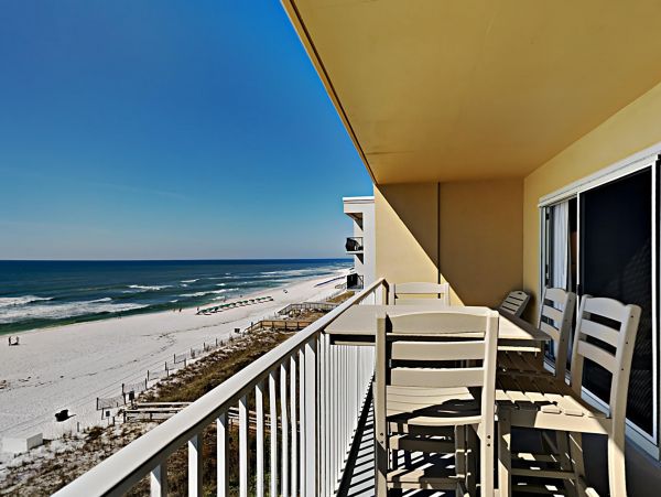 Fort Walton Vacation Rental: Beachfront Bliss Awaits You