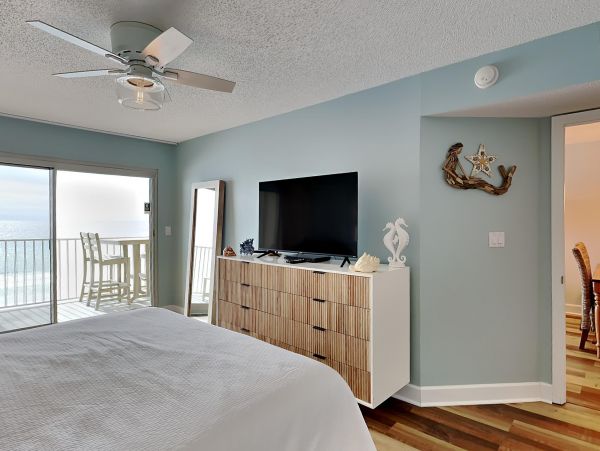 Fort Walton Vacation Rental: Beachfront Bliss Awaits You