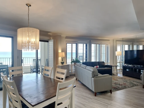 NEW ARRIVAL! Three Bedroom Beachfront  Sleeps Ten Great Pricing