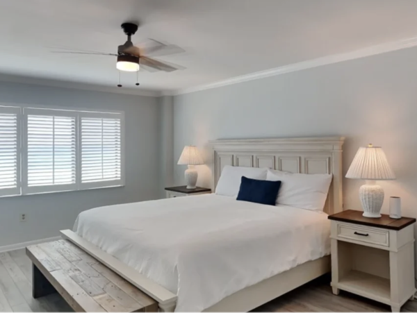 NEW ARRIVAL! Three Bedroom Beachfront  Sleeps Ten Great Pricing