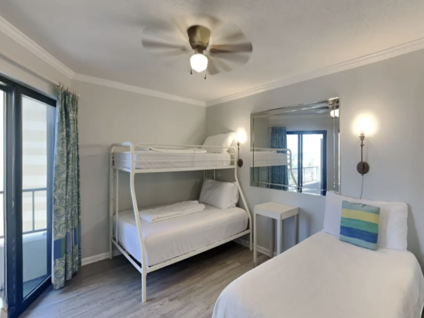 NEW ARRIVAL! Three Bedroom Beachfront  Sleeps Ten Great Pricing