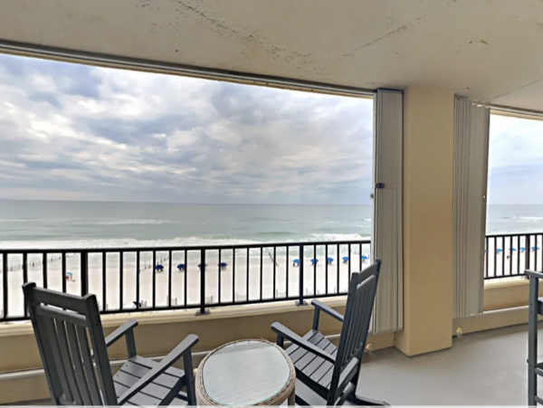 NEW ARRIVAL! Three Bedroom Beachfront  Sleeps Ten Great Pricing