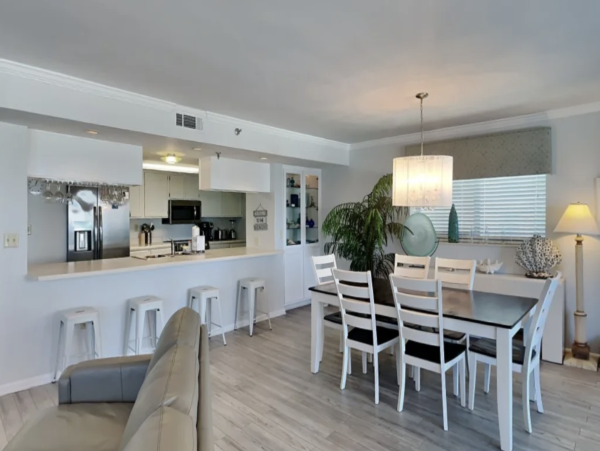 NEW ARRIVAL! Three Bedroom Beachfront  Sleeps Ten Great Pricing