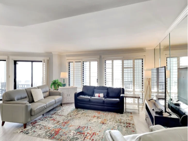 NEW ARRIVAL! Three Bedroom Beachfront  Sleeps Ten Great Pricing