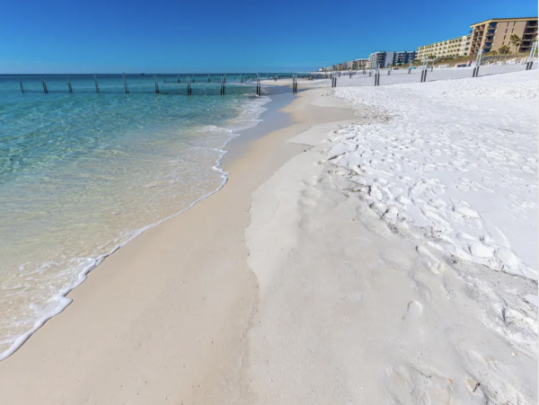 NEW ARRIVAL! Three Bedroom Beachfront  Sleeps Ten Great Pricing