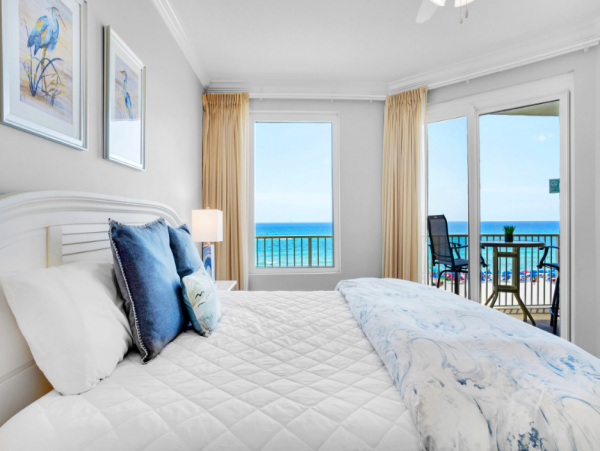 3 Bedroom Condo with Incredible beachfront views