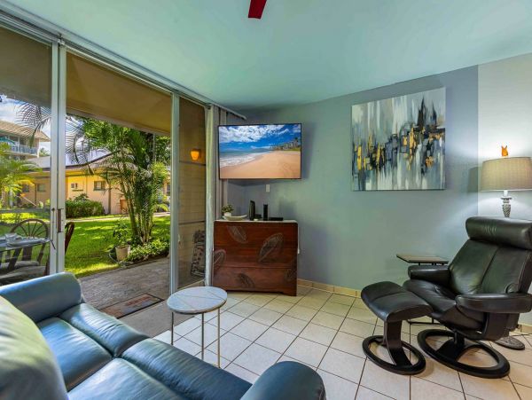 Prime Location Beautiful Vacation Condo in Kihei Sleeps 4 Guests