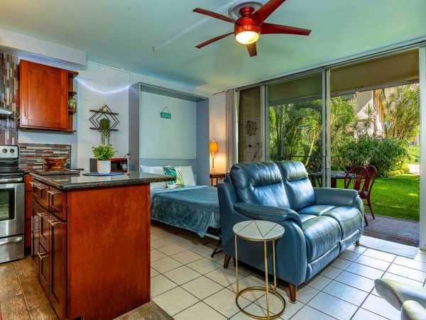 Prime Location Beautiful Vacation Condo in Kihei Sleeps 4 Guests