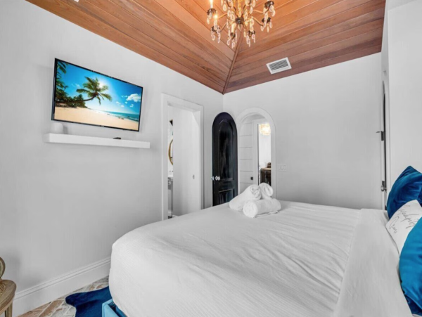 Anna Maria Island Beachfront Home With Private Pool