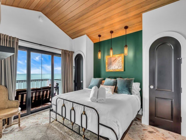 Anna Maria Island Beachfront Home With Private Pool