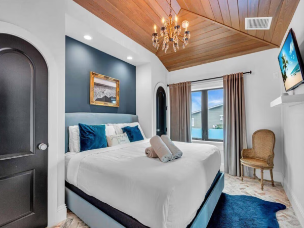 Anna Maria Island Beachfront Home With Private Pool