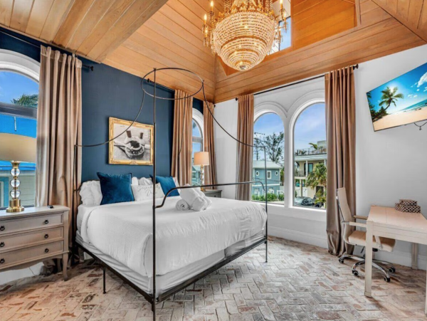Anna Maria Island Beachfront Home With Private Pool