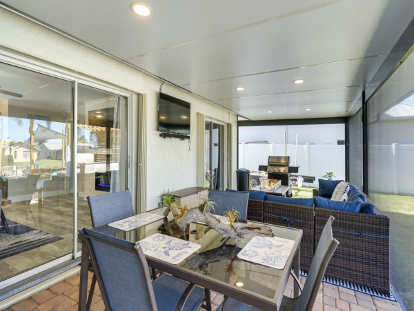 Cape Coral Water Front Home with Private Pool , Hot Tub & Boat Dock