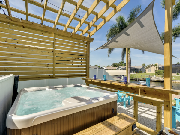 Cape Coral Water Front Home with Private Pool , Hot Tub & Boat Dock