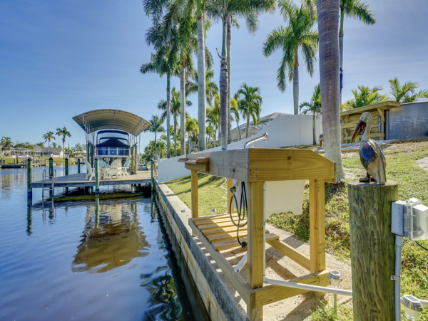 Cape Coral Water Front Home with Private Pool , Hot Tub & Boat Dock