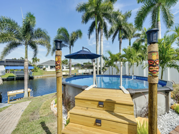 Cape Coral Water Front Home with Private Pool , Hot Tub & Boat Dock