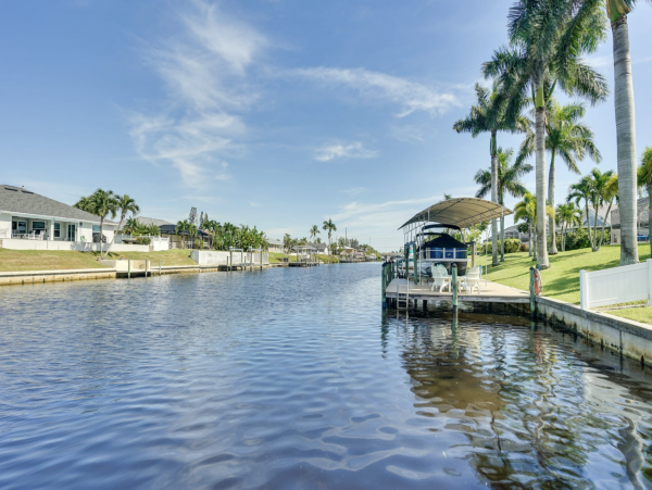 Cape Coral Water Front Home with Private Pool , Hot Tub & Boat Dock